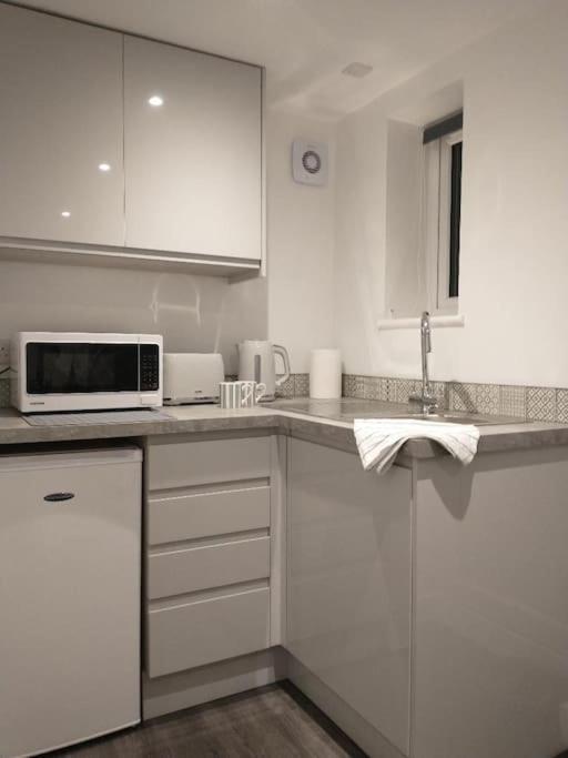 Cosy Garden Studio Room Minimum Two Night Booking Brighton Екстер'єр фото