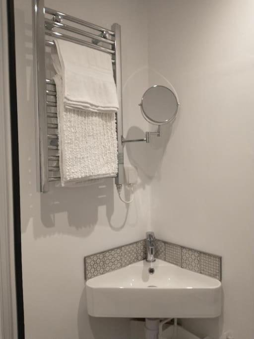 Cosy Garden Studio Room Minimum Two Night Booking Brighton Екстер'єр фото