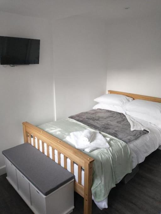 Cosy Garden Studio Room Minimum Two Night Booking Brighton Екстер'єр фото