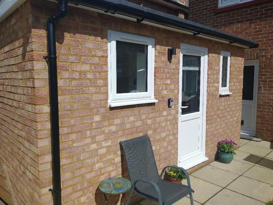 Cosy Garden Studio Room Minimum Two Night Booking Brighton Екстер'єр фото